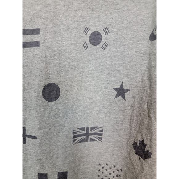 The Nike Tee Crew Neck Flags from Around The World Logo T-Shirt Gray Size Small - Picture 6 of 7